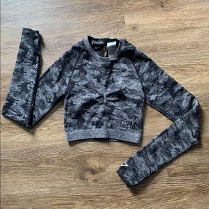 Gymshark Cropped Camo Top
